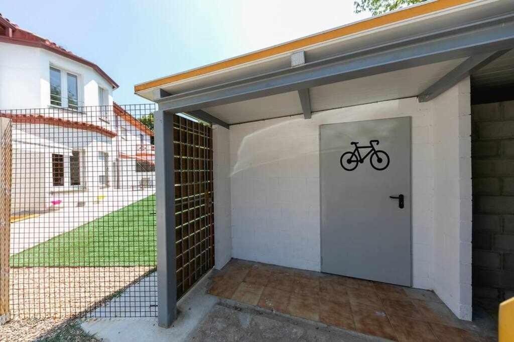 Newly Renovated Room W Pool & Bikeparking Girona Ngoại thất bức ảnh